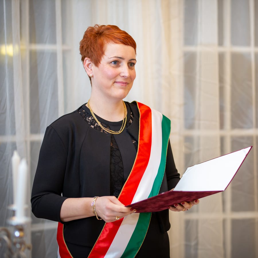 Vidám, bensőséges közös pillanat.