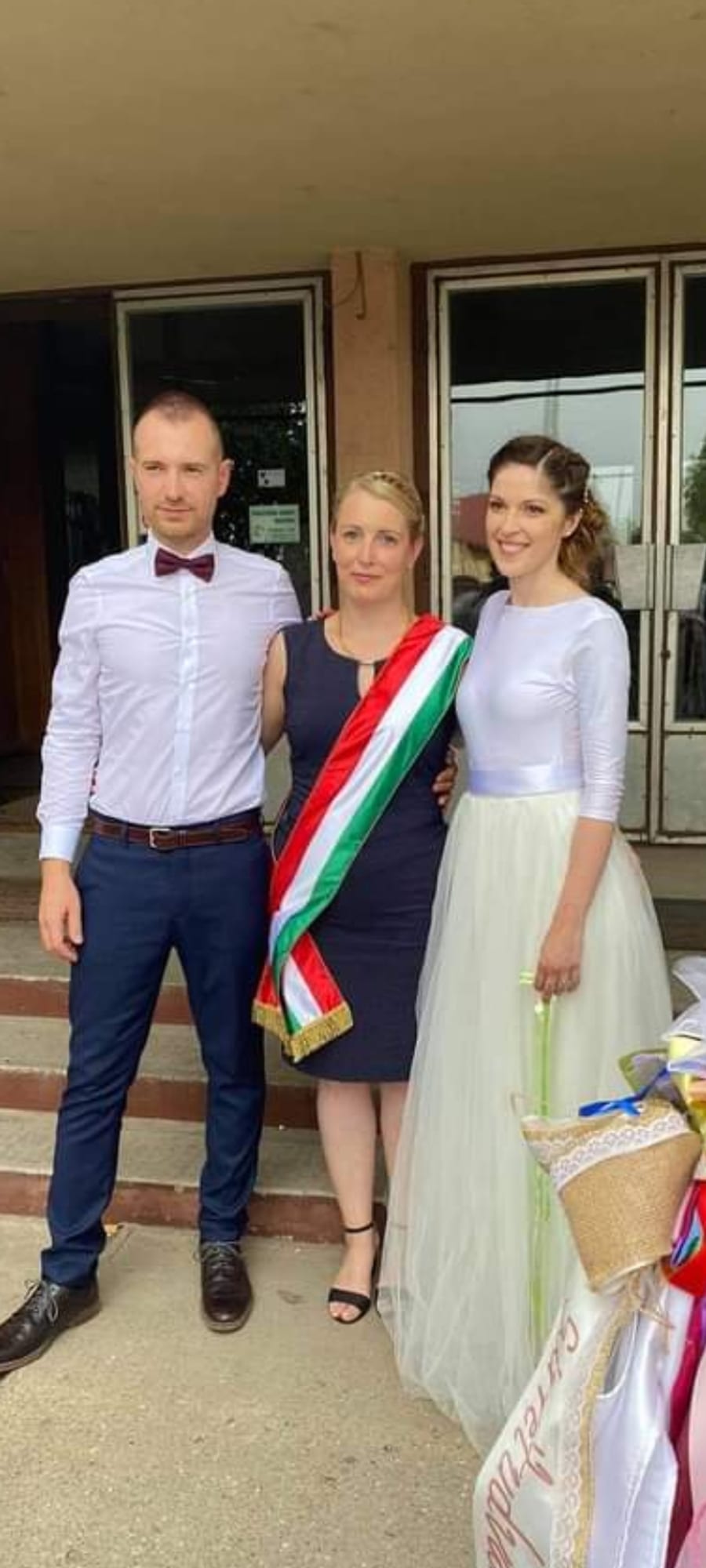 Ceremónia utáni közös kép a helyszínen.